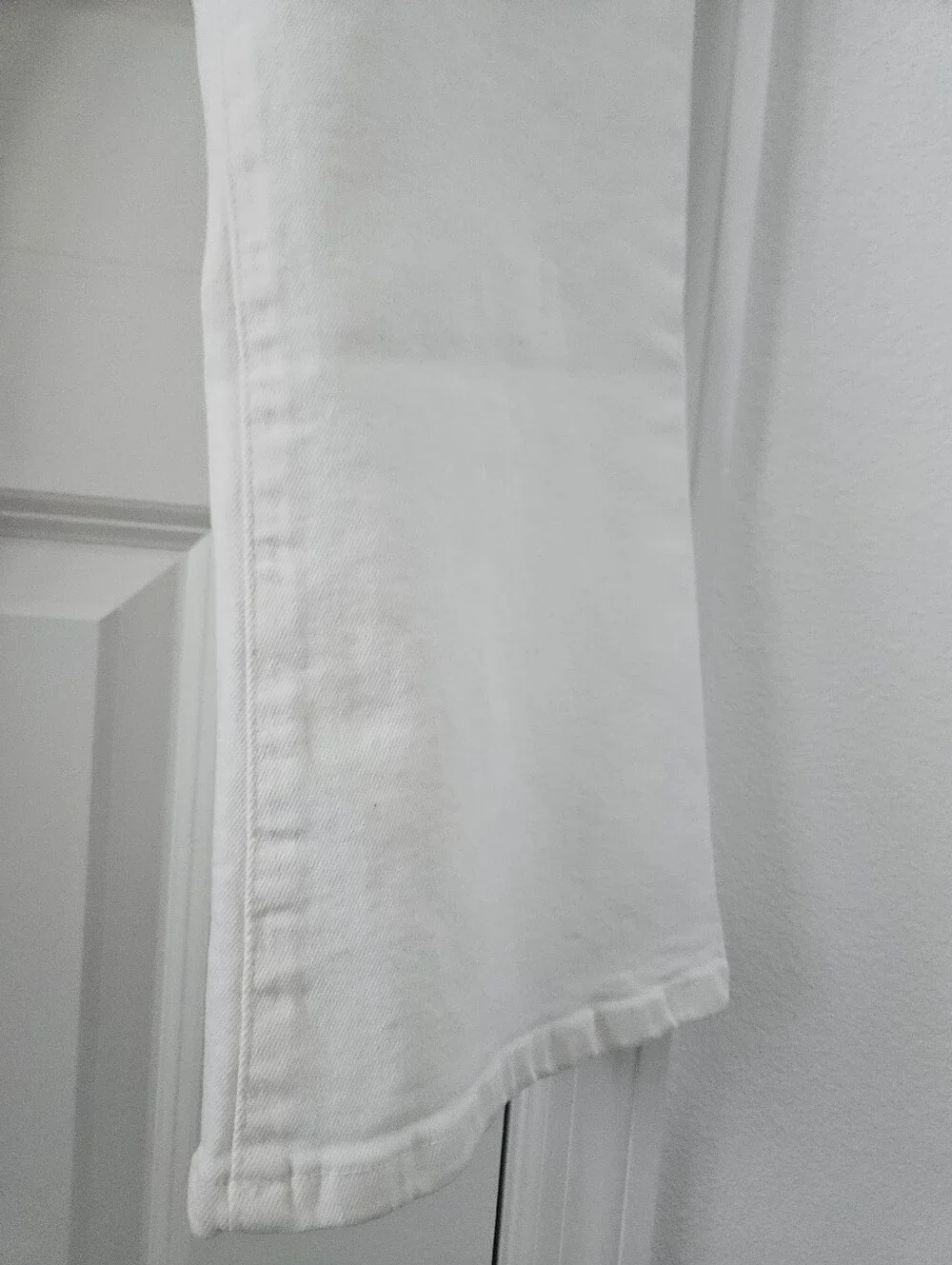 NWT Michael Kors White Selma Flared Jeams Size 6 , 25